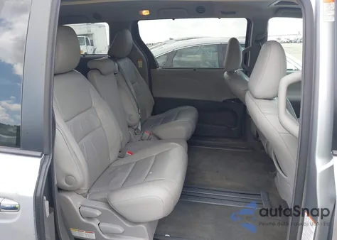 2015 Toyota Sienna Xle 8 Passenger z USA, uszkodzony, nr VIN 5TDYK3DC7FS659864